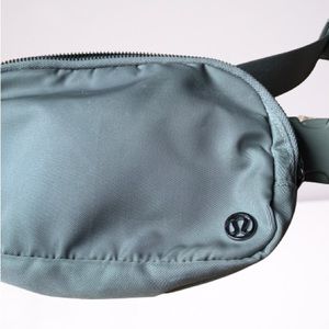 Lululemon Everywhere Belt Bag
